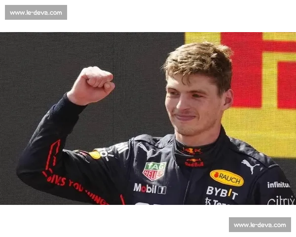 F1历史冠军榜:谁是赛车界的“常青树”,多年不败的秘密!